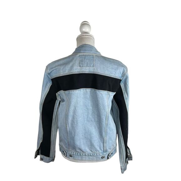 Levi’s Women’s Light Wash Trucker Jacket With Black Knit Stretch Trim - Picture 2 of 6